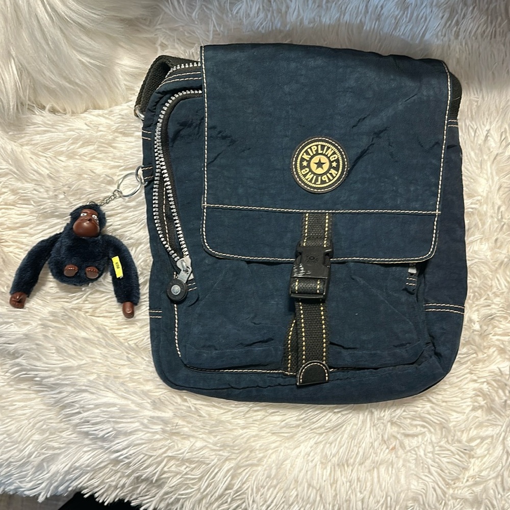 Kipling navy blue Lancelot.